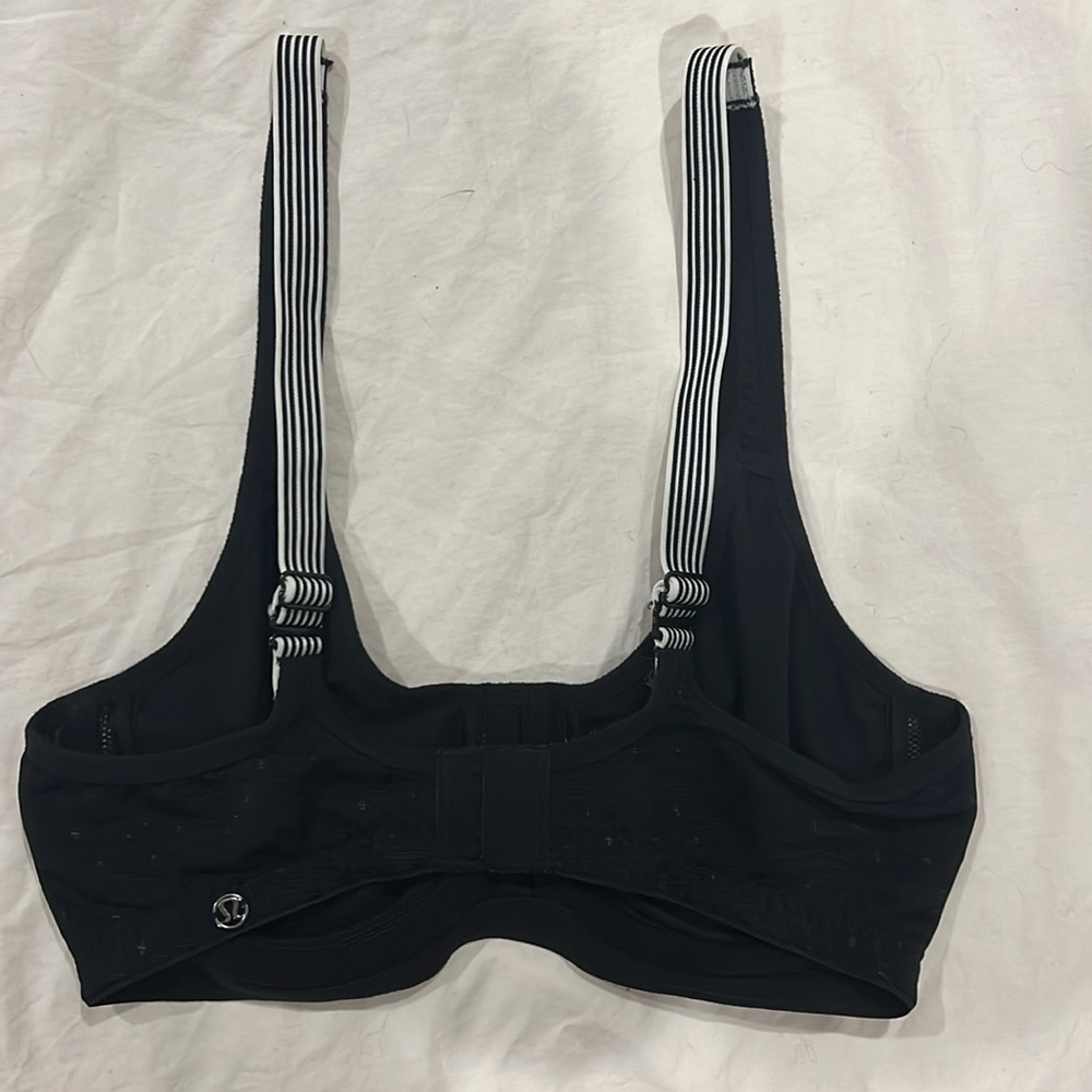 Lululemon underwire mesh bra size XS - Picture 2 of 6